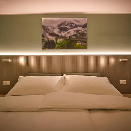 Ca Nani Small Boutique Hotel *